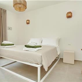 4 bedroom villa with pool, Castellammare del Golfo, sleeps 8-10